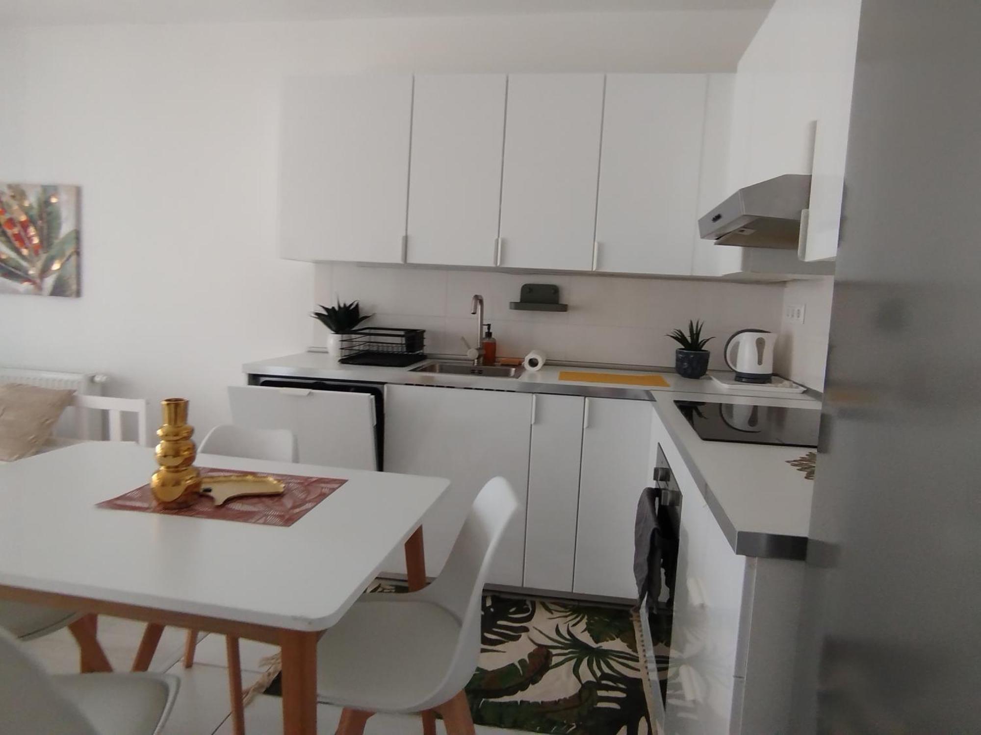 Duna Apartment, Freegarage, 2room, Smarttv,dishwasher Apartment Budapest