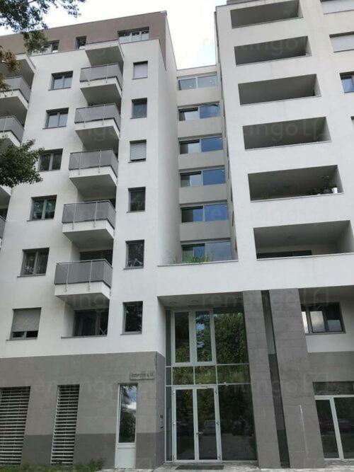 Duna Apartment, Freegarage, 2room, Smarttv,dishwasher,ac From July 4th